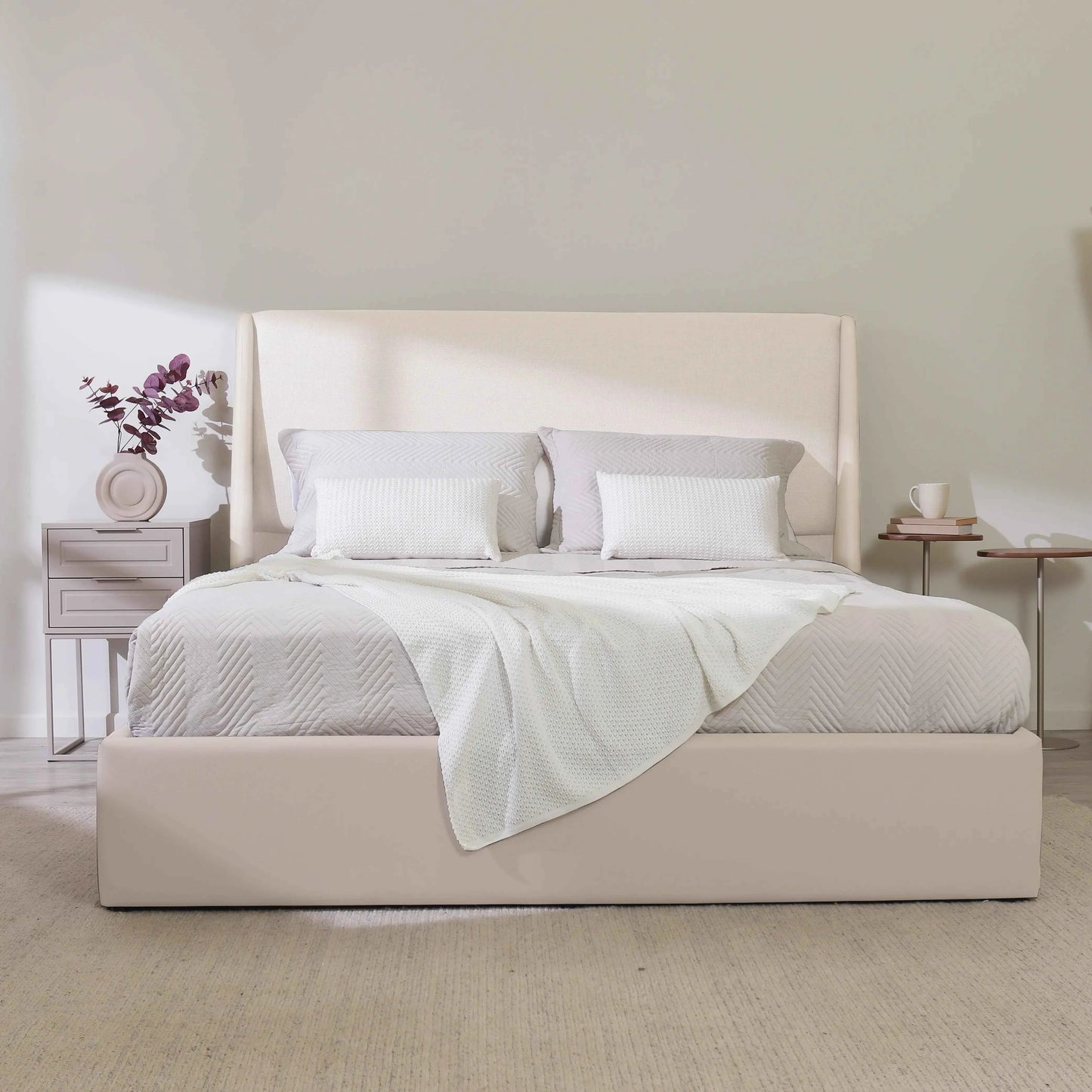 Cama Estofada King com Cabeceira Ayla - Linho Texturizado Off White