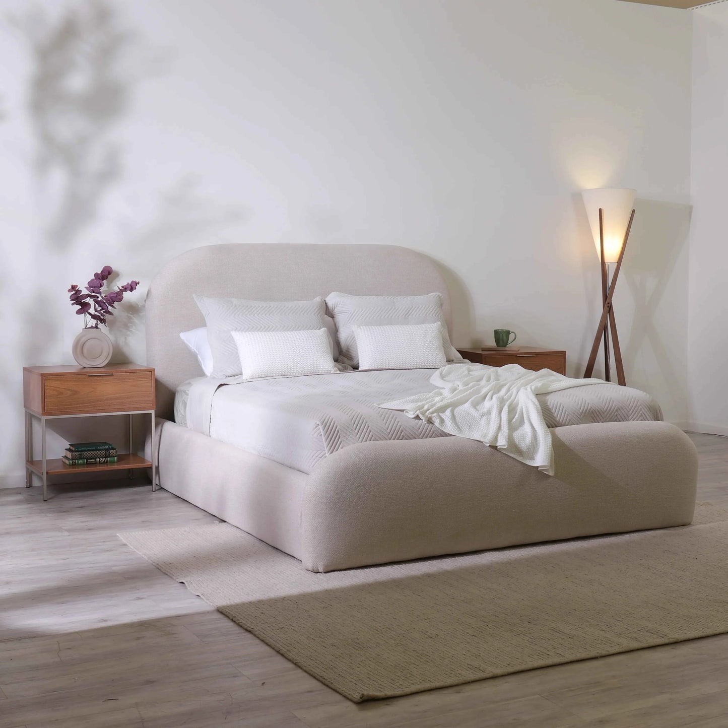 Cama Estofada Queen com Cabeceira Aurora - Linho Texturizado Off White